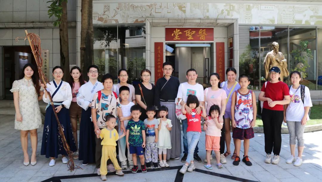 学千古名方 悟非遗传秤转—白云山xc sports公司组织发展主题非遗履历活动