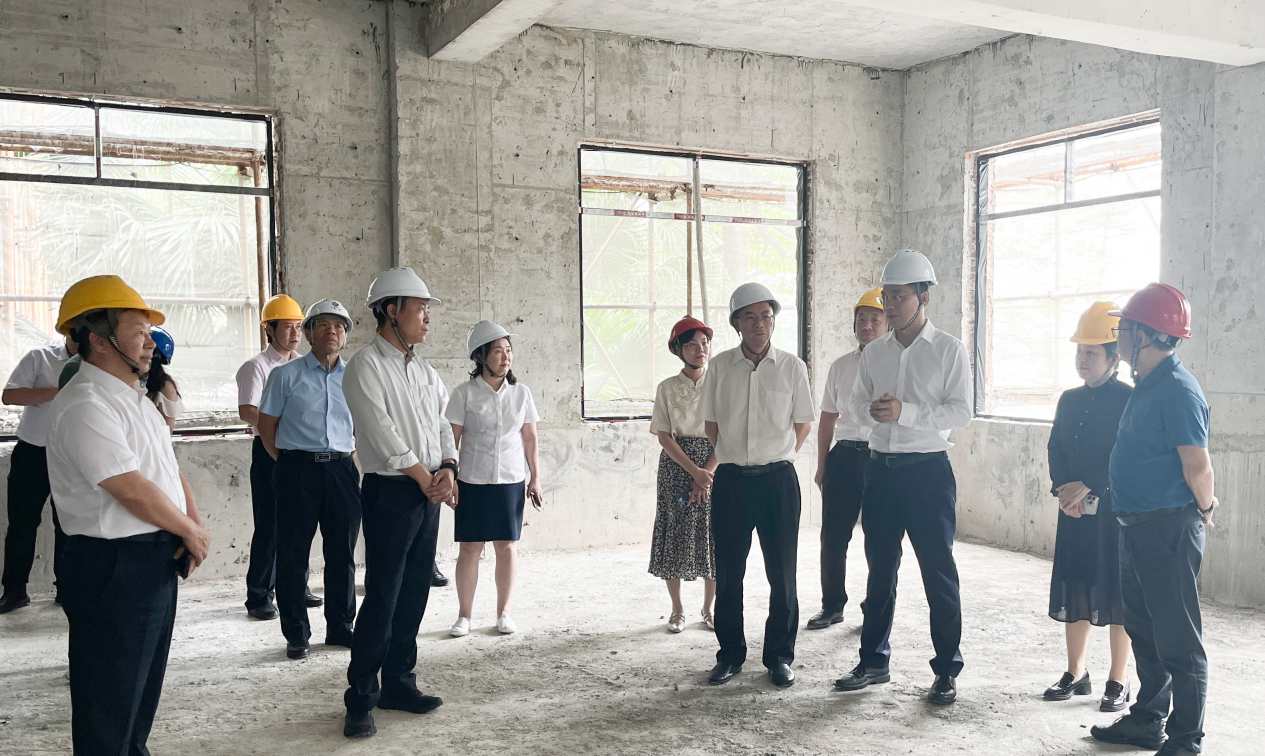 广药集团辅导一行到白云山xc sports造药发展出产经营调研